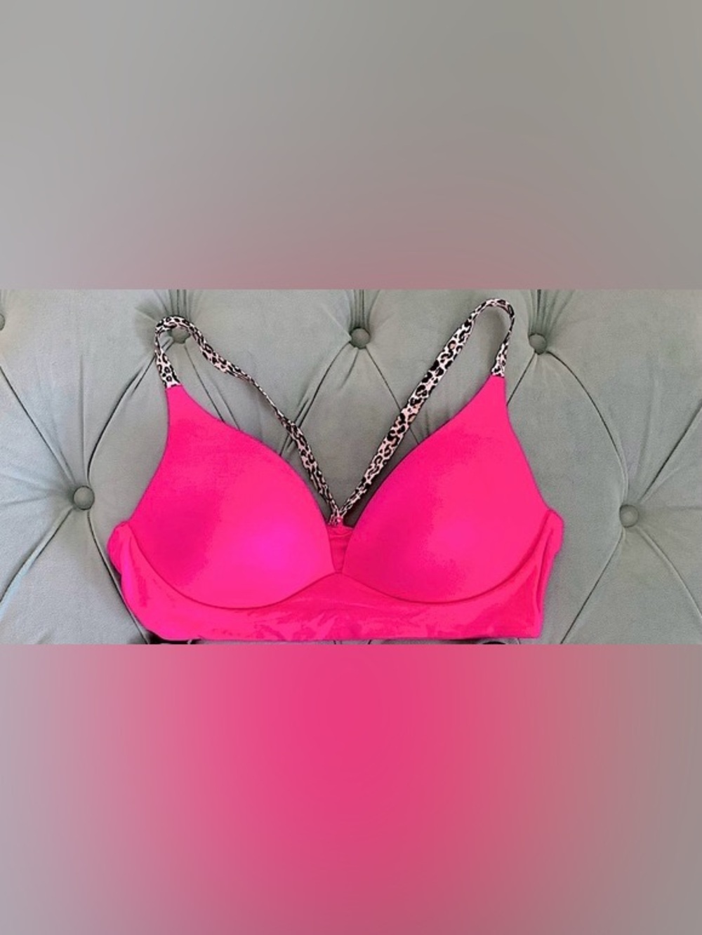 Victoria’s Secret Lightly Lined Wireless Plunge Bra